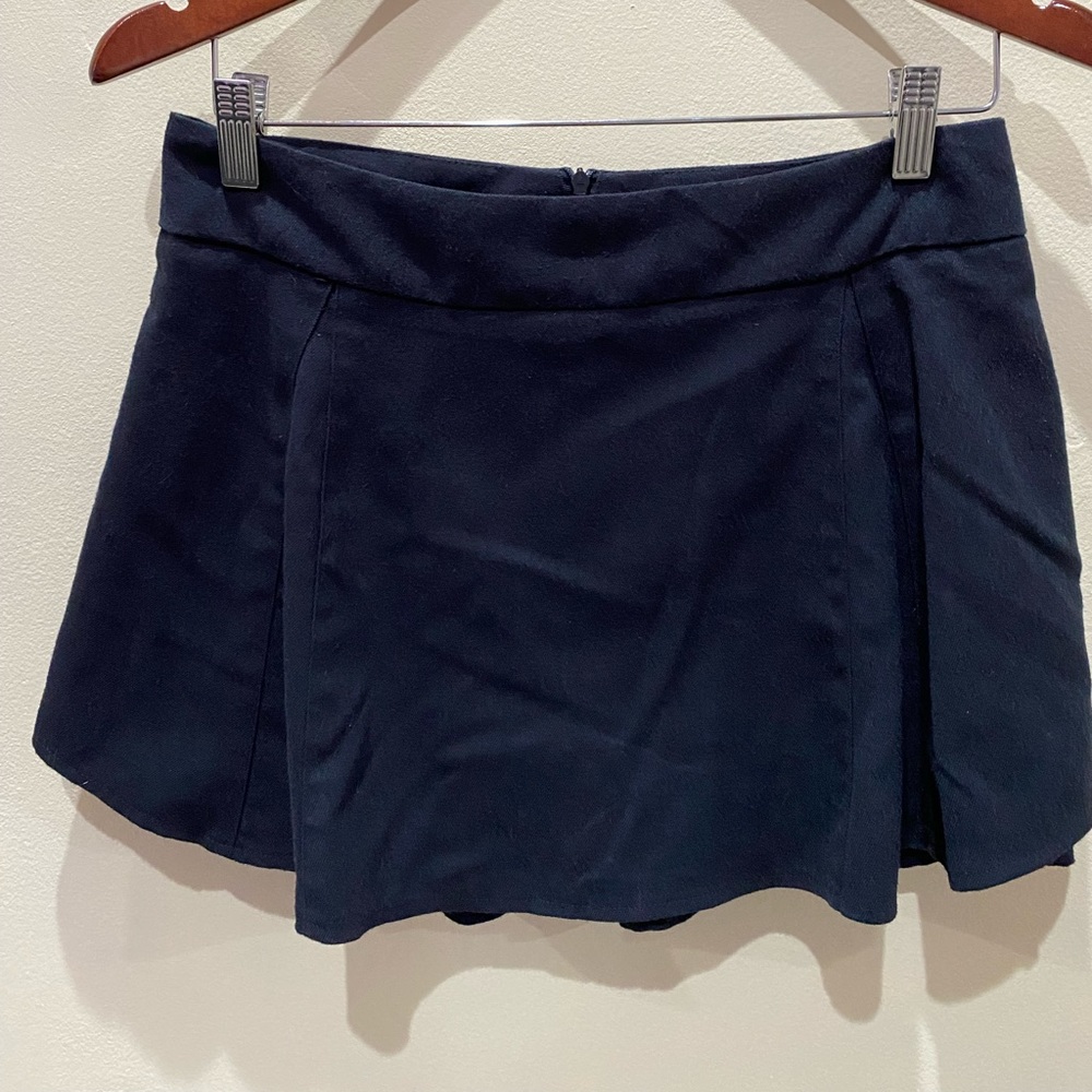 Brandy Melville pleated skirt